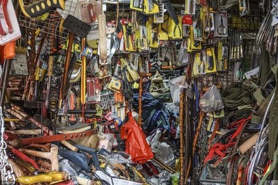 贵阳的“五金王国” 几平米空间巧藏万件商品的经营智慧